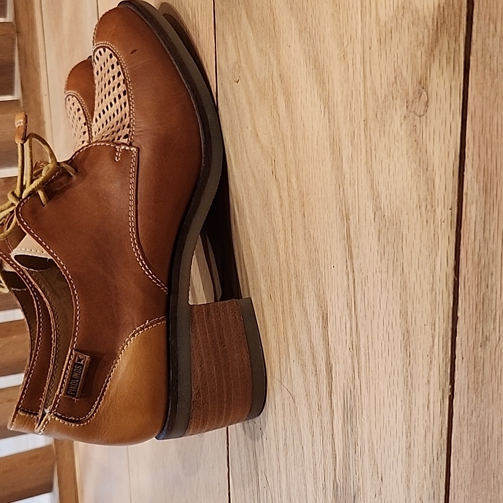 Pikolinos Womens Brown and Tan Leather Shoes - Picture 3 of 6